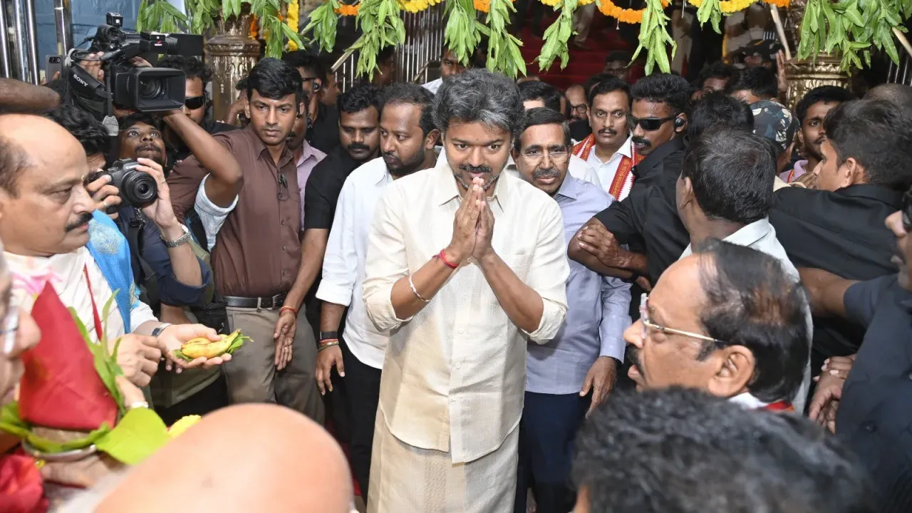 ఏపీ సీఎం చంద్రబాబుతో తమిళనాడు సీఎం విజయ్ భేటీ.. చెన్నైకి కృష్ణా జలాల అంశంపై చర్చ!