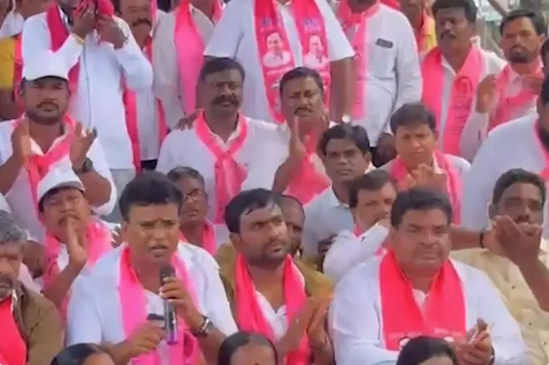 రేవంత్ సర్కార్ వైఫల్యాలపై కుత్బుల్లాపూర్ లో బీఆర్ఎస్ భారీ ఆటో ర్యాలీ: నేతృత్వం వహించిన కేపీ వివేక్