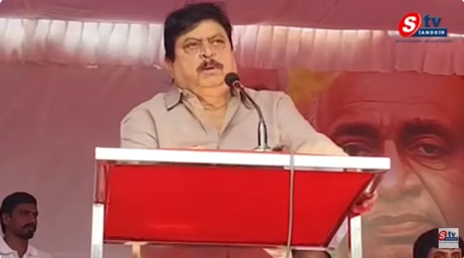 దేశమే ముందు.. మనం తర్వాత! 🇮🇳 | దేశభక్తి నినాదాలతో విద్యార్థుల భారీ ర్యాలీ