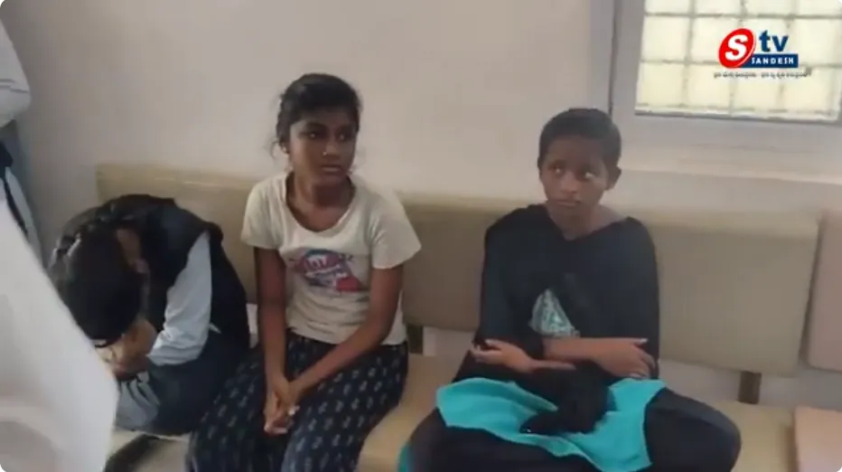 Wanaparthy Polytechnic Hostel లో అస్వస్థతకు గురైన విద్యార్థినులు.. 50 Students Hospitalized!