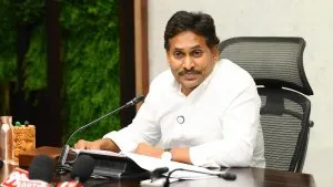 ఏపీ స్థానిక ఎన్నికల్లో ఆరోపణలు, ప్రత్యారోపణలు.. టీడీపీ-వైఎస్సార్‌సీపీ మధ్య మాటల యుద్ధం!