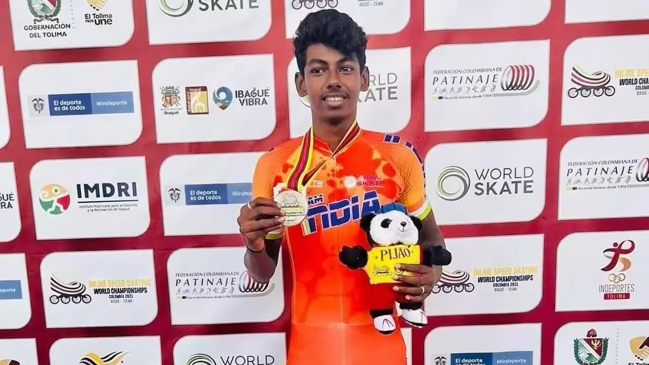 రోలర్ స్కేటింగ్‌లో భారత్‌కు రజత పతకం! 🥈 | 1000 మీటర్ల స్ప్రింట్‌లో ఆనంద్‌కుమార్ వెల్‌కుమార్ సత్తా